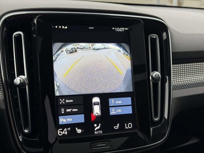 2021 Volvo XC40 R-Design