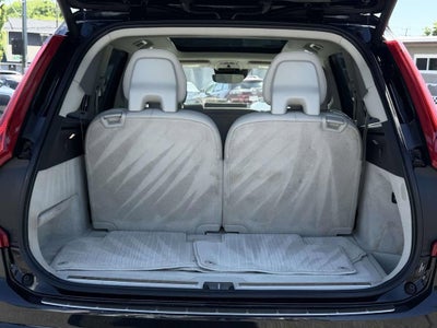 2016 Volvo XC90 T6 Momentum