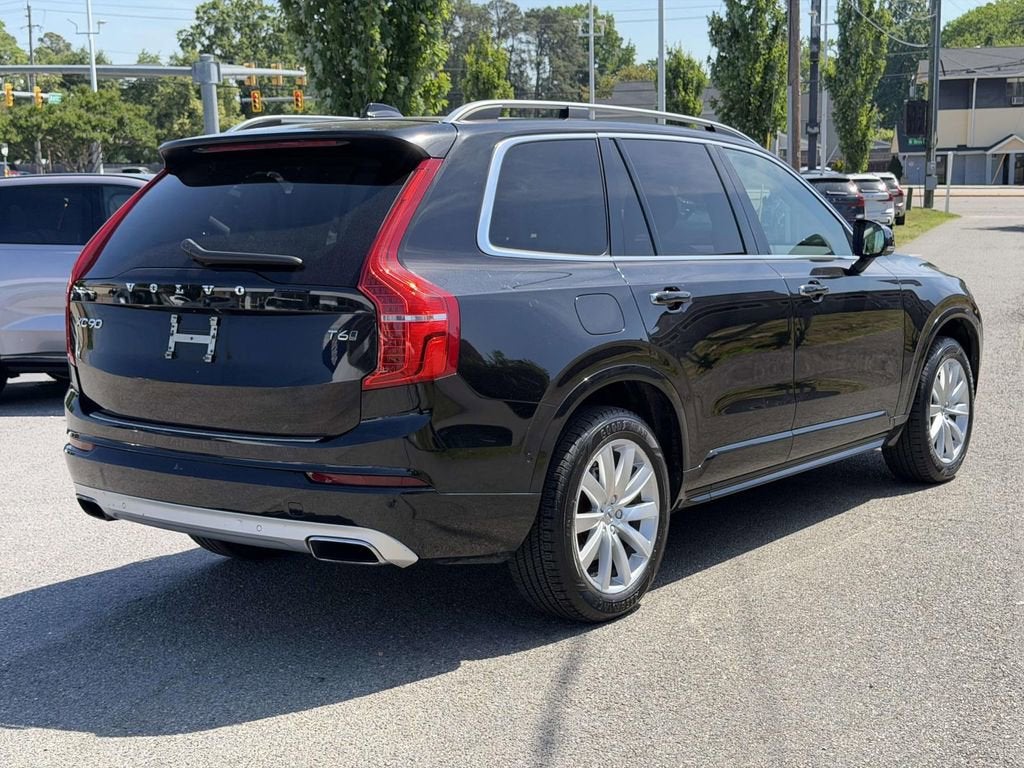 2016 Volvo XC90 T6 Momentum