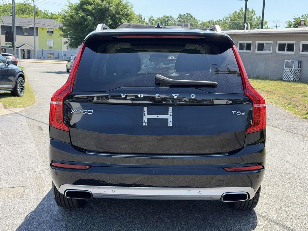 2016 Volvo XC90 T6 Momentum