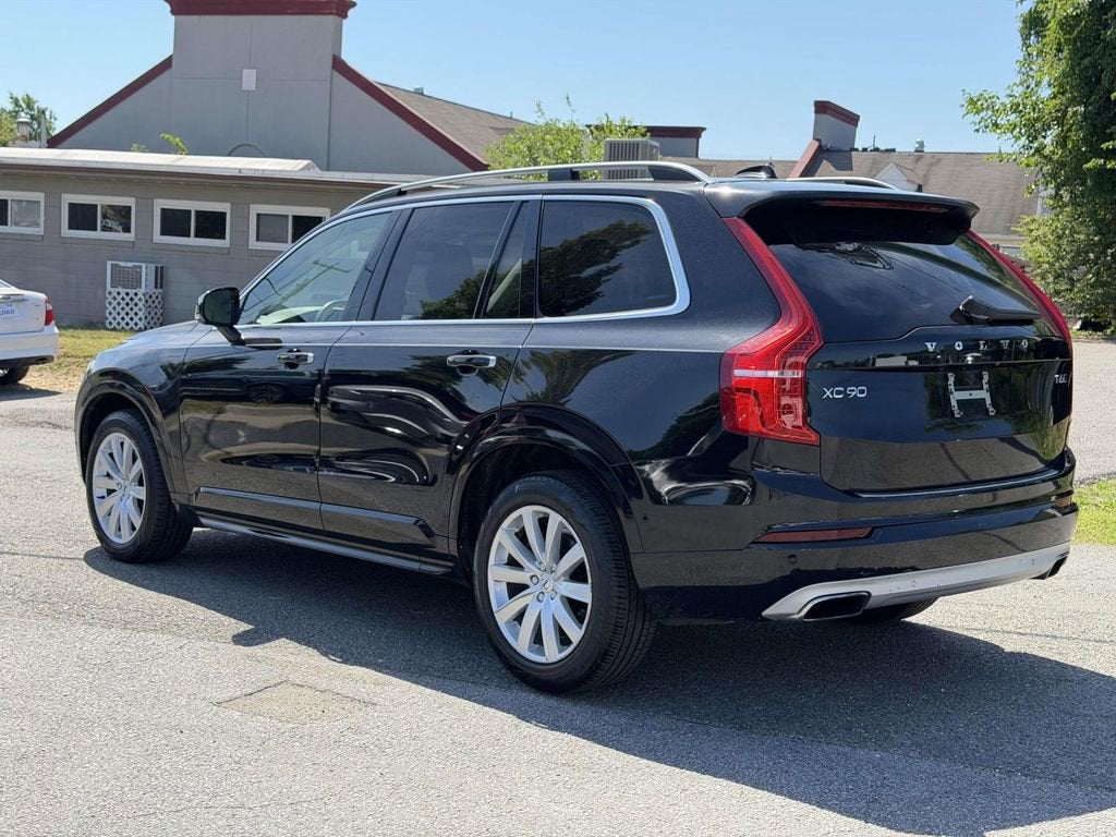 2016 Volvo XC90 T6 Momentum