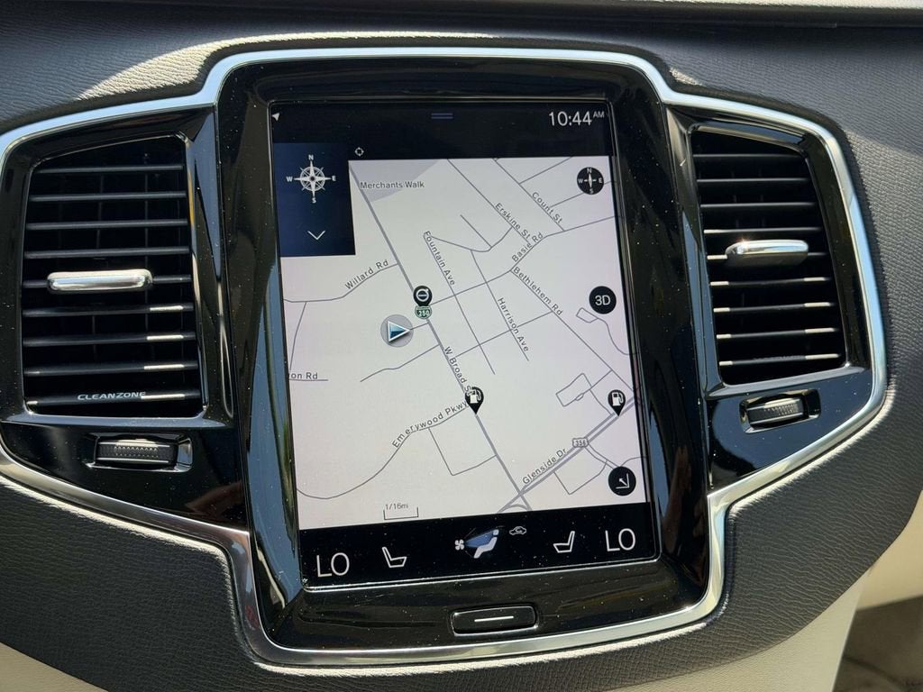 2016 Volvo XC90 T6 Momentum