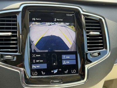 2016 Volvo XC90 T6 Momentum