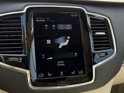 2016 Volvo XC90 T6 Momentum