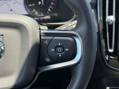 2021 Volvo XC40 Momentum