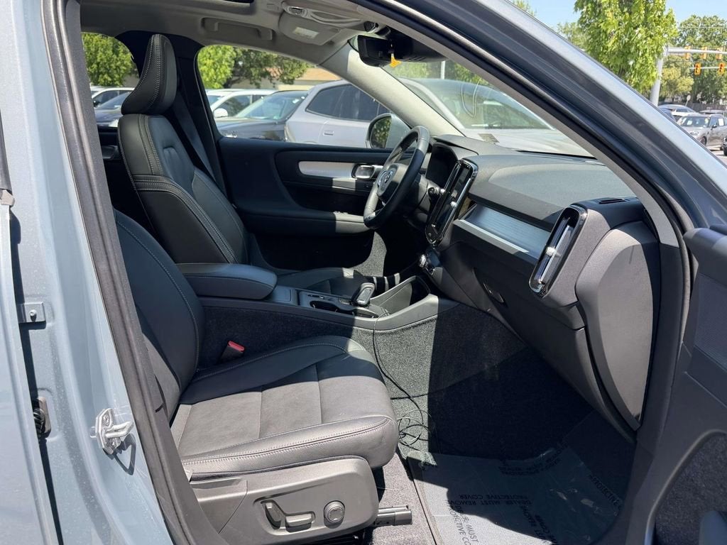 2021 Volvo XC40 Momentum