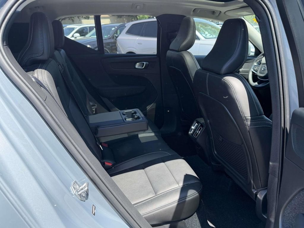 2021 Volvo XC40 Momentum