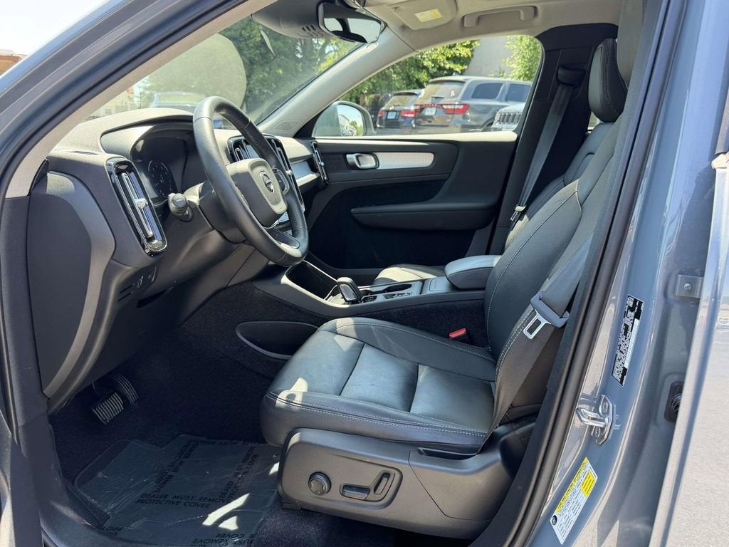 2021 Volvo XC40 Momentum