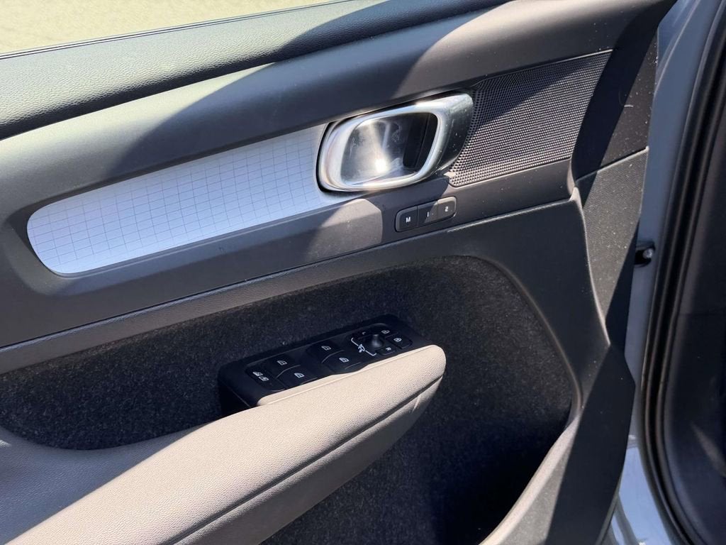 2021 Volvo XC40 Momentum