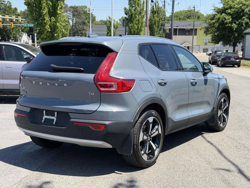 2021 Volvo XC40 Momentum