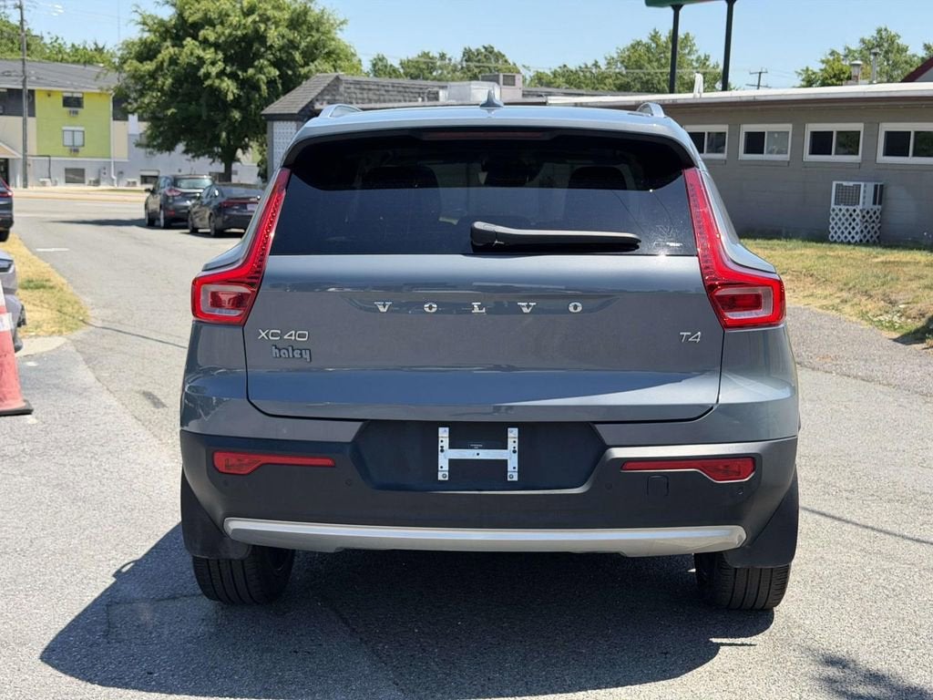 2021 Volvo XC40 Momentum