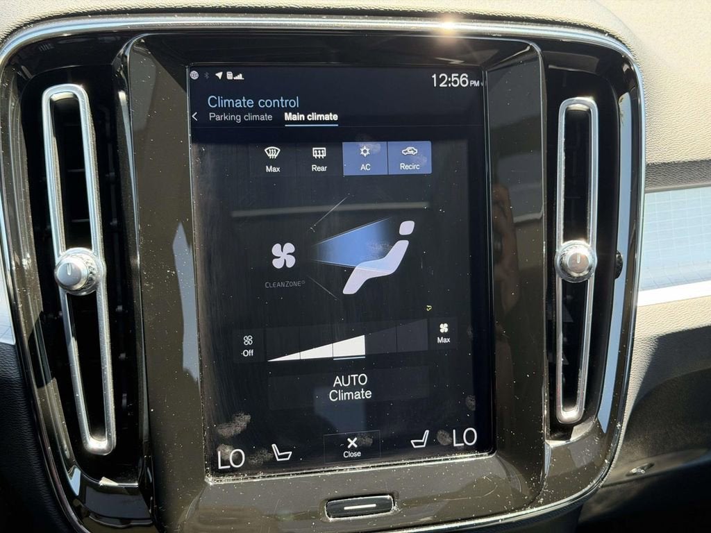 2021 Volvo XC40 Momentum