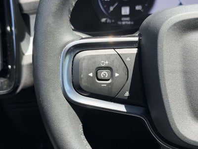 2021 Volvo XC40 Momentum