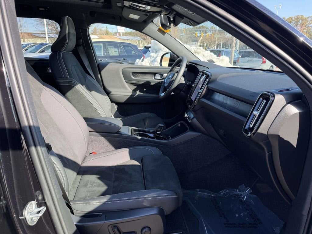 2023 Volvo XC40 Recharge Pure Electric Twin Plus