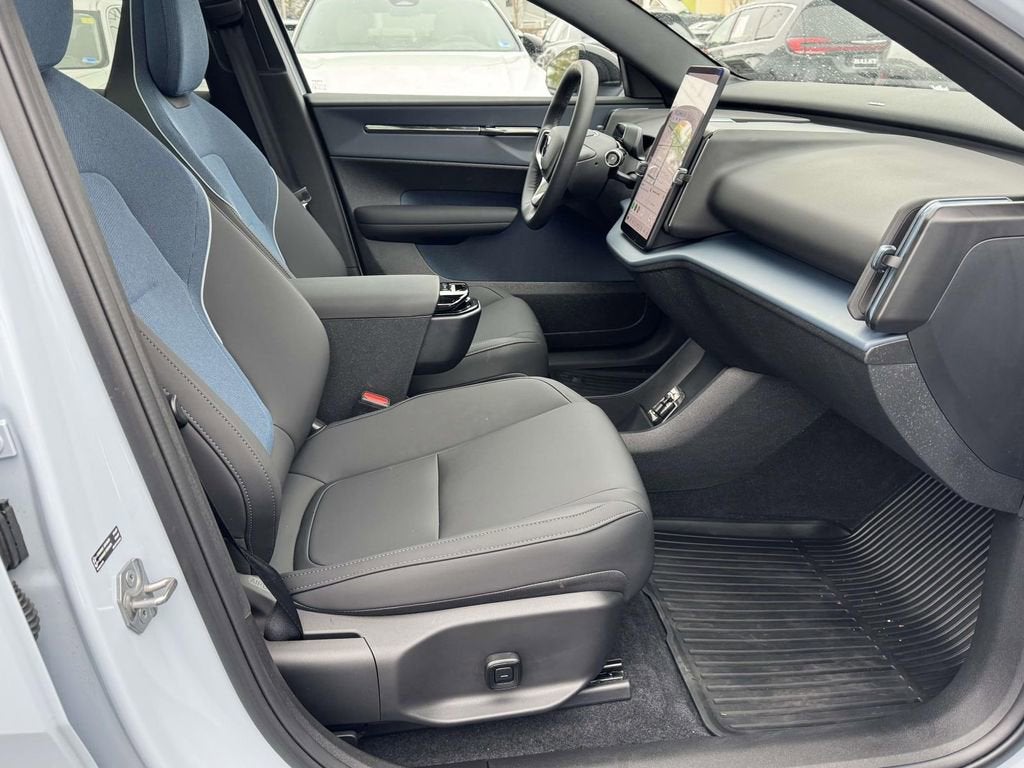 2025 Volvo EX30 Plus