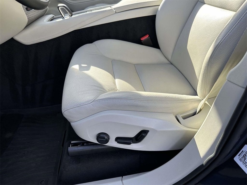 2024 Volvo XC90 Recharge Plug-In Hybrid T8 Plus Bright Theme 7 Passenger