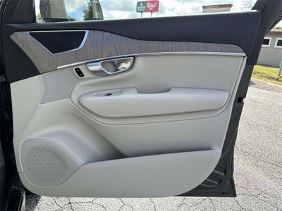 2024 Volvo XC90 Recharge Plug-In Hybrid Plus Bright Theme