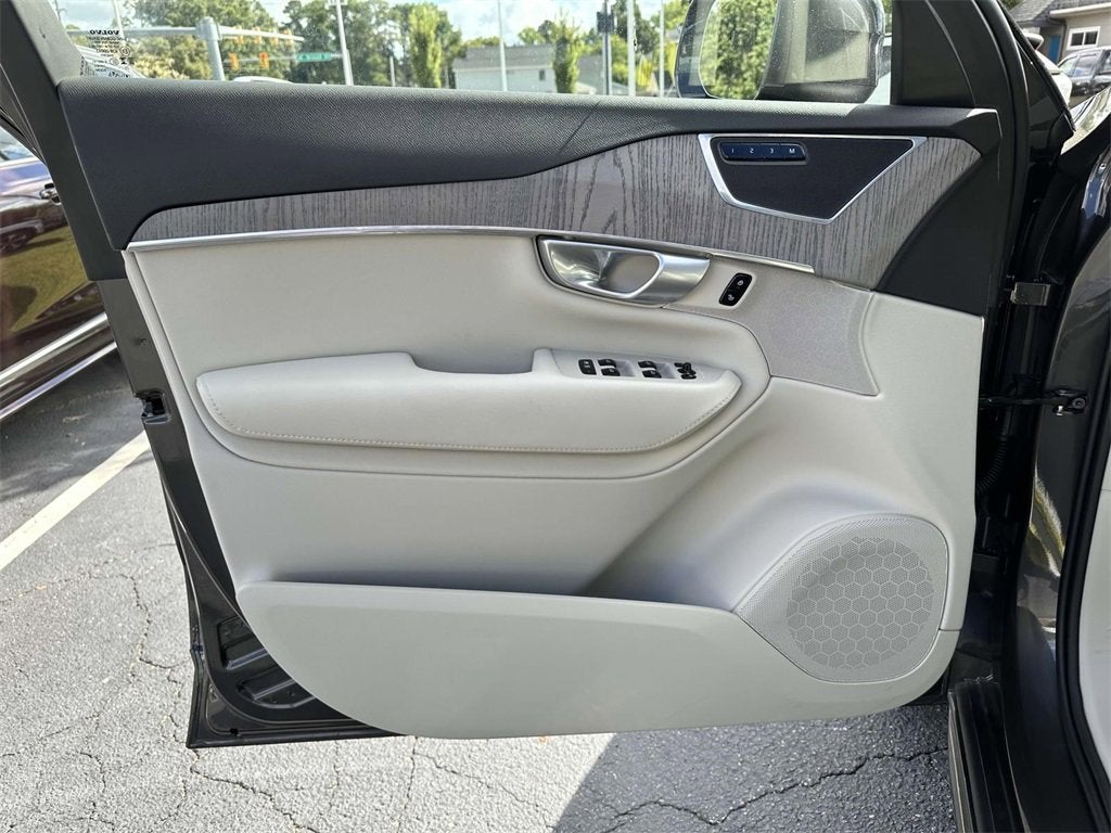 2024 Volvo XC90 Recharge Plug-In Hybrid Plus Bright Theme