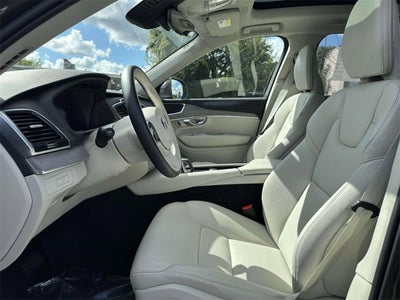 2024 Volvo XC90 Recharge Plug-In Hybrid Plus Bright Theme