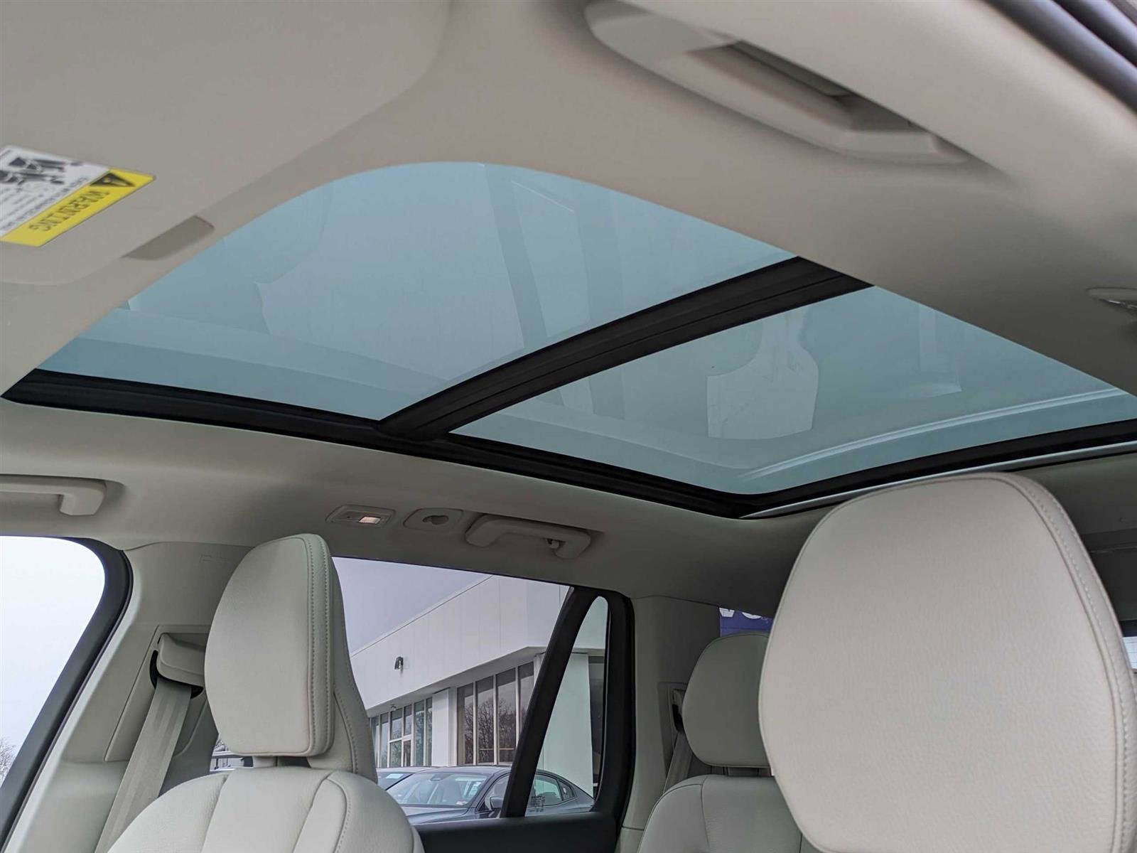 2024 Volvo XC90 Recharge Plug-In Hybrid Plus Bright Theme