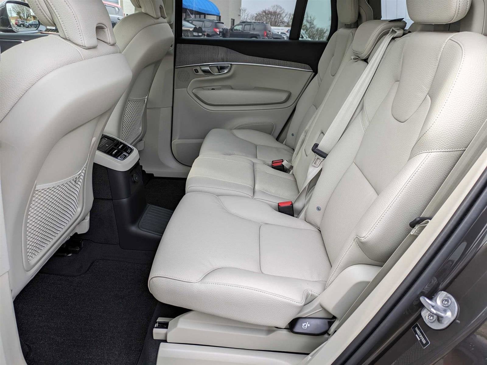 2024 Volvo XC90 Recharge Plug-In Hybrid Plus Bright Theme