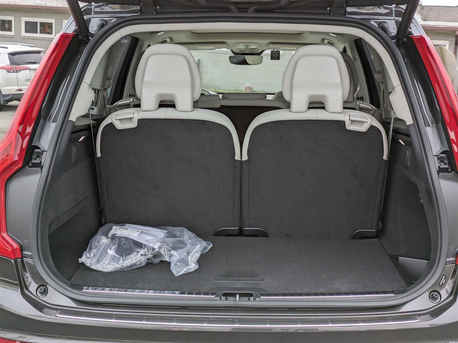 2024 Volvo XC90 Recharge Plug-In Hybrid Plus Bright Theme