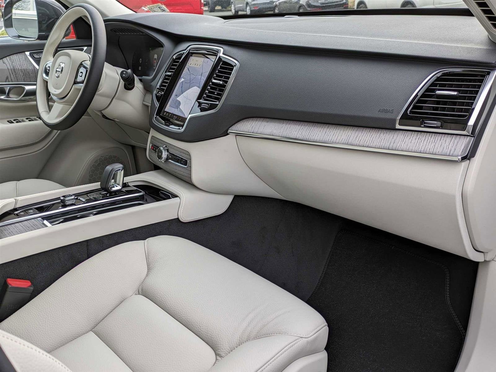 2024 Volvo XC90 Recharge Plug-In Hybrid Plus Bright Theme