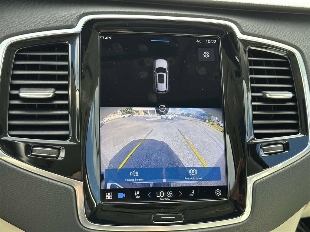 2024 Volvo XC90 Recharge Plug-In Hybrid Plus Bright Theme