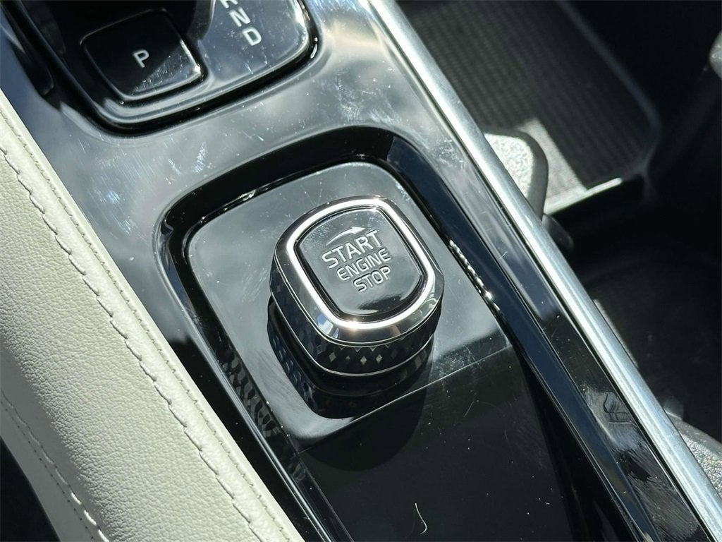 2024 Volvo XC90 Recharge Plug-In Hybrid Plus Bright Theme
