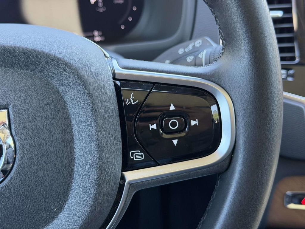 2024 Volvo XC90 Recharge Plug-In Hybrid T8 Plus Bright Theme 7 Passenger