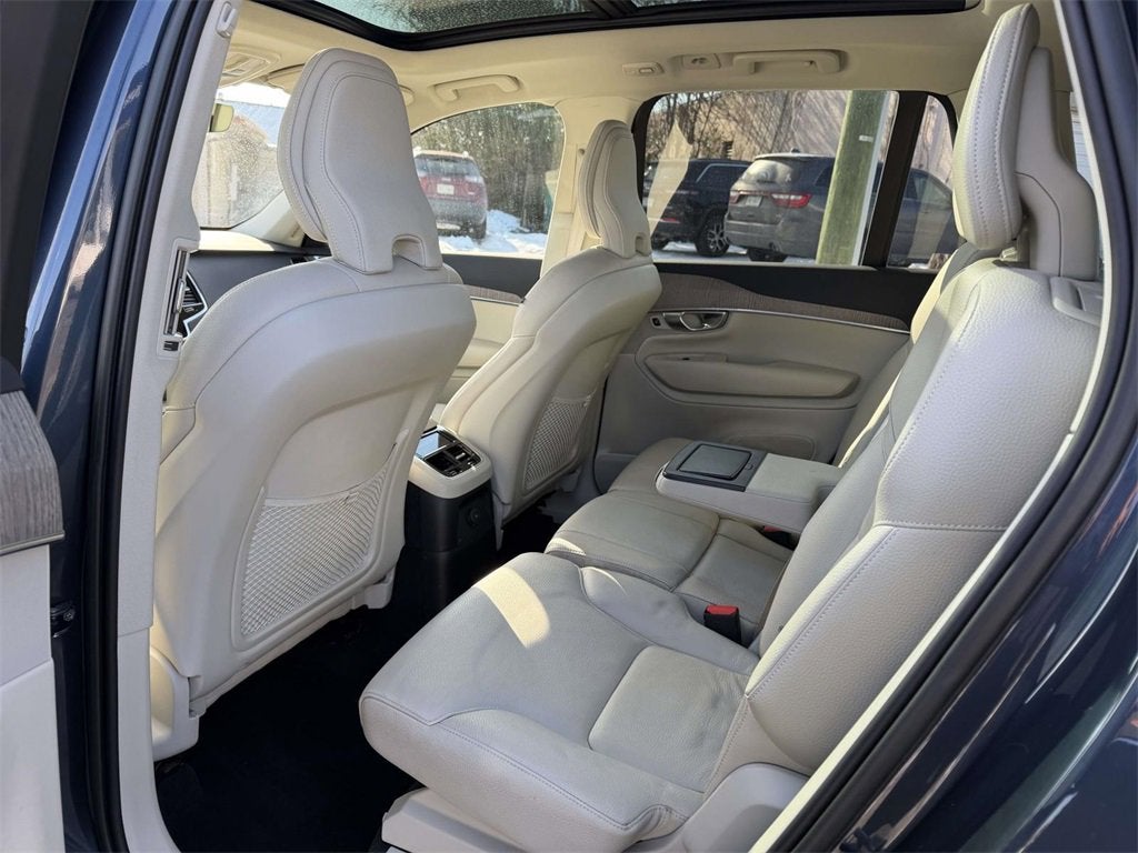 2023 Volvo XC90 Recharge Plug-In Hybrid T8 Plus Bright Theme 7 Passenger
