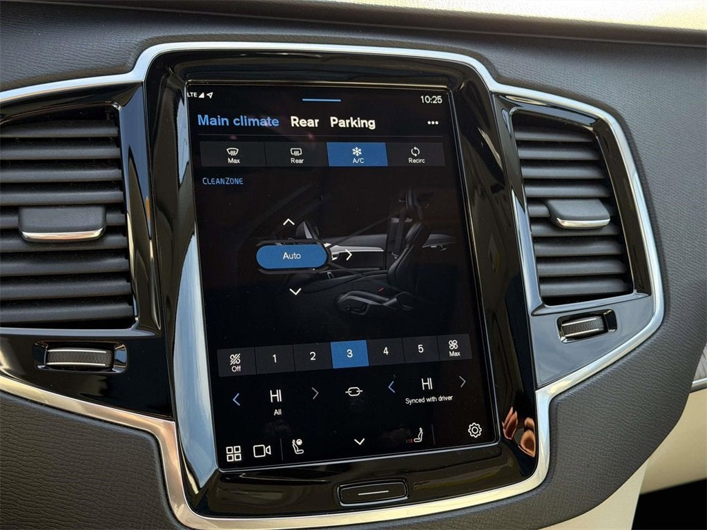 2023 Volvo XC90 Recharge Plug-In Hybrid T8 Plus Bright Theme 7 Passenger