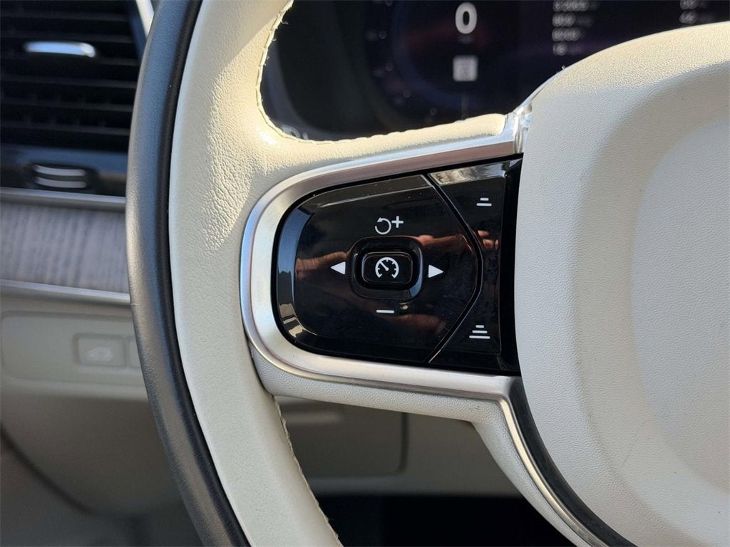 2023 Volvo XC90 Recharge Plug-In Hybrid T8 Plus Bright Theme 7 Passenger