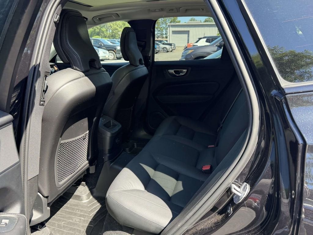 2024 Volvo XC60 Recharge Plug-In Hybrid T8 Plus Dark Theme