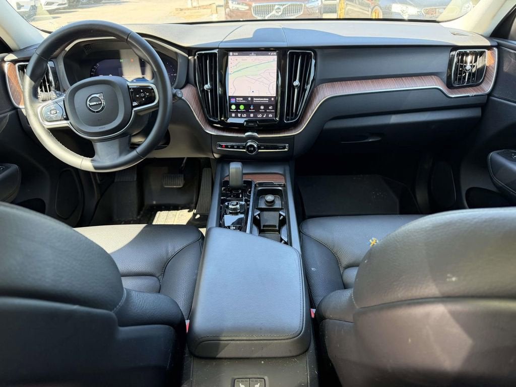 2024 Volvo XC60 Recharge Plug-In Hybrid T8 Plus Dark Theme