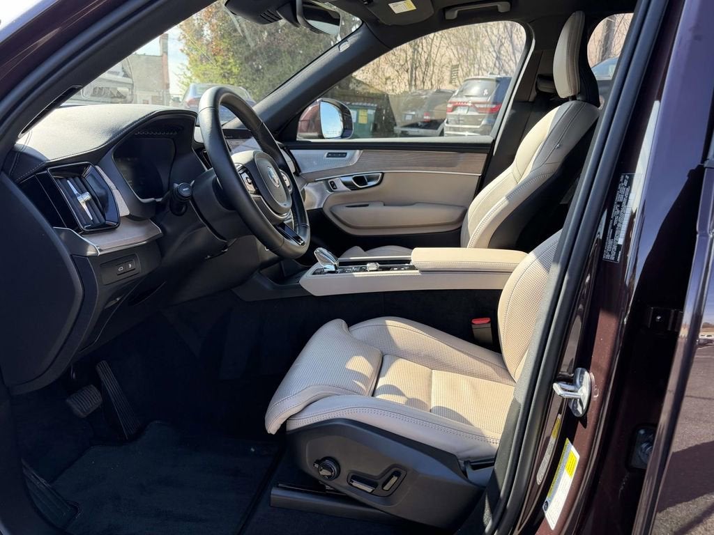 2025 Volvo XC90 Plug-In Hybrid T8 Ultra