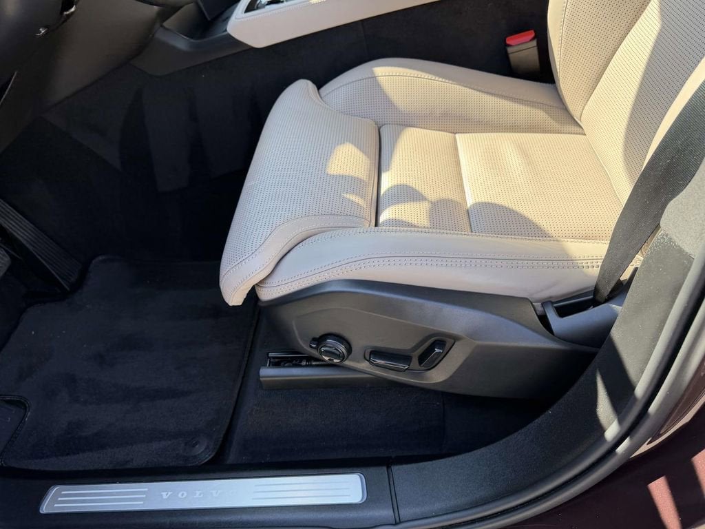 2025 Volvo XC90 Plug-In Hybrid T8 Ultra