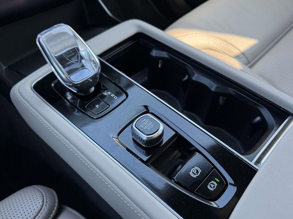 2025 Volvo XC90 Plug-In Hybrid T8 Ultra