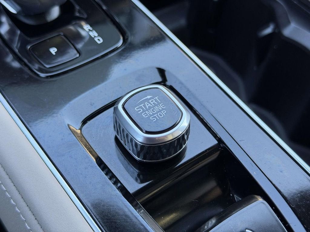 2025 Volvo XC90 Plug-In Hybrid T8 Ultra