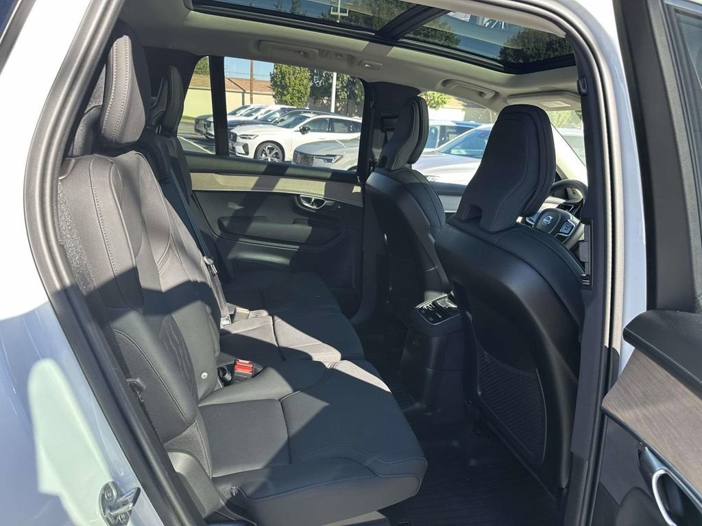 2025 Volvo XC90 Plug-In Hybrid Plus