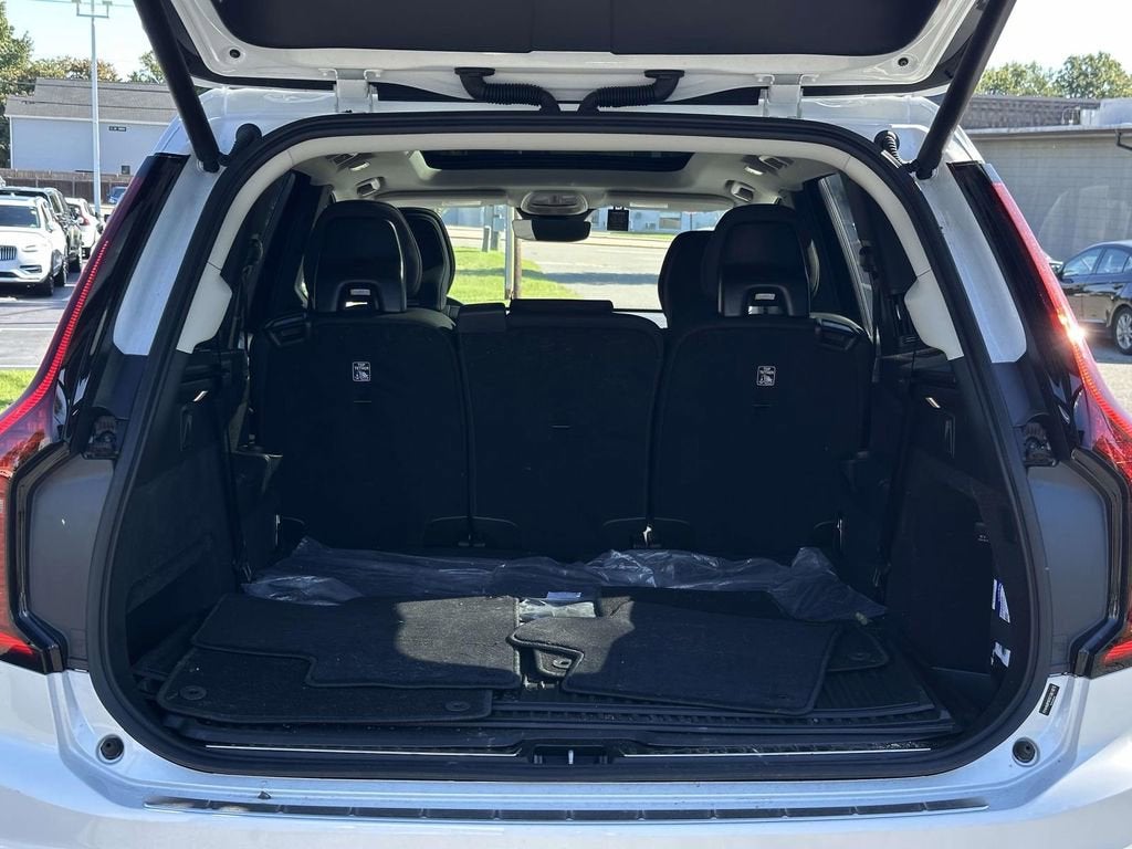 2025 Volvo XC90 Plug-In Hybrid Plus