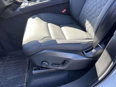 2025 Volvo XC90 Plug-In Hybrid Plus