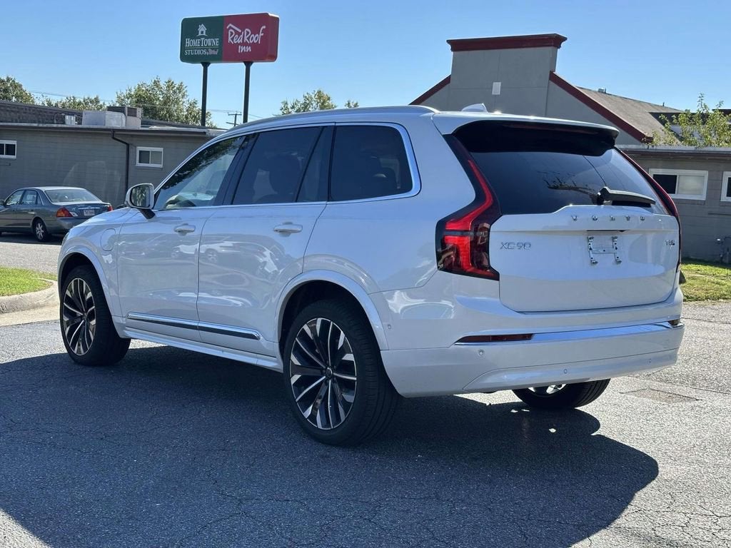 2025 Volvo XC90 Plug-In Hybrid Plus