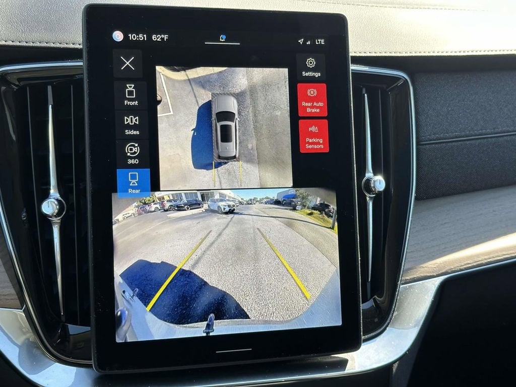 2025 Volvo XC90 Plug-In Hybrid Plus