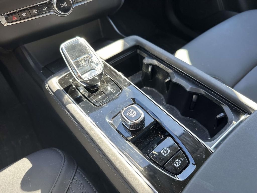 2025 Volvo XC90 Plug-In Hybrid Plus