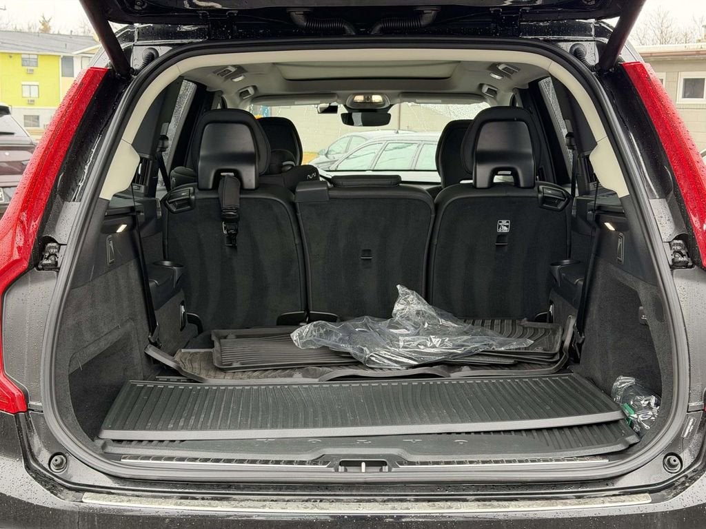 2025 Volvo XC90 Plug-In Hybrid T8 Plus