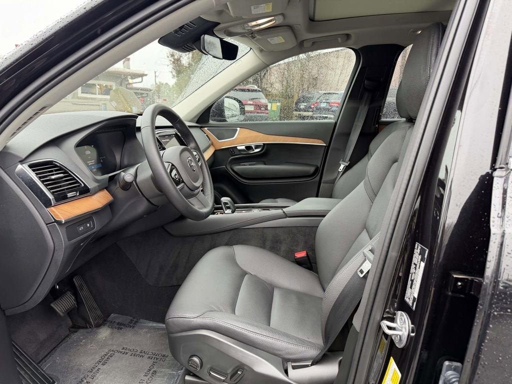 2025 Volvo XC90 Plug-In Hybrid T8 Plus