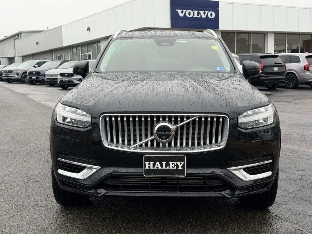 2025 Volvo XC90 Plug-In Hybrid T8 Plus