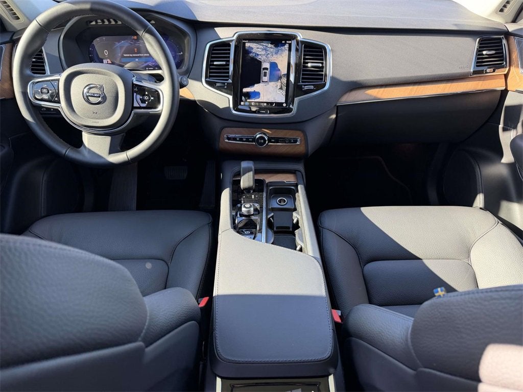 2025 Volvo XC90 Plug-In Hybrid T8 Plus