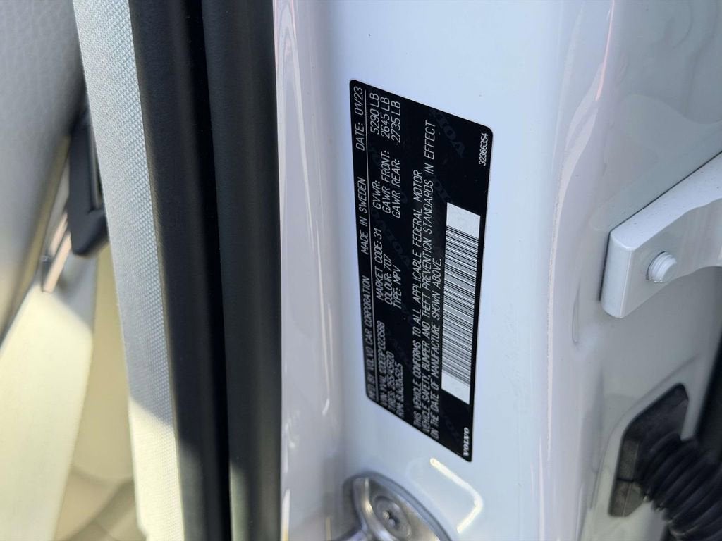 2023 Volvo XC60 B5 Plus Bright Theme